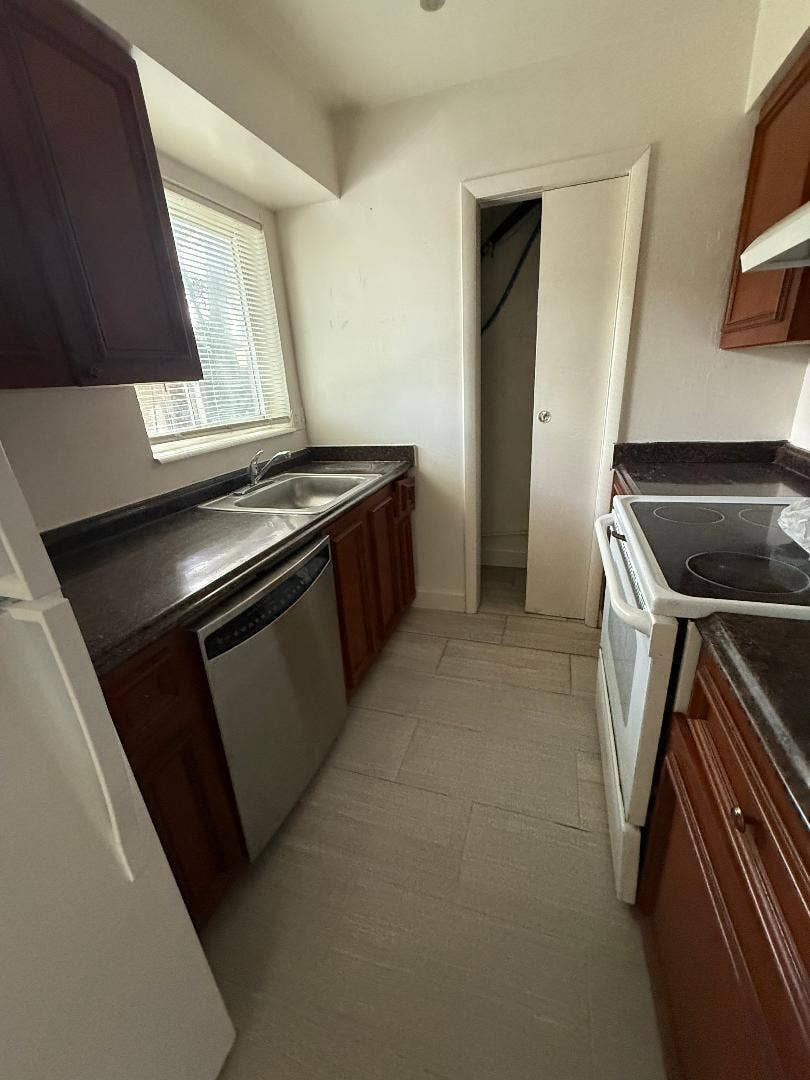 2317 NE 2nd Street, #5, Pompano Beach, FL 33062 23175D