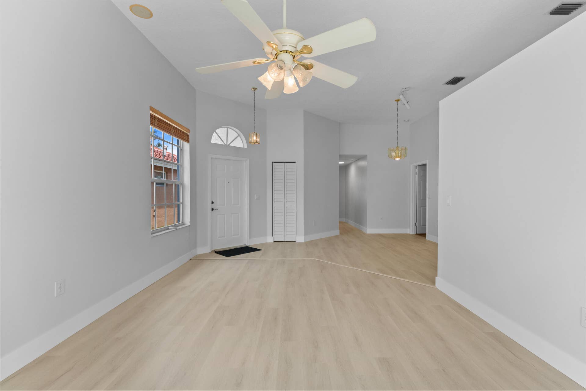 13452 NW 5th Court, Plantation, FL 33325 Living Room Main Enterance