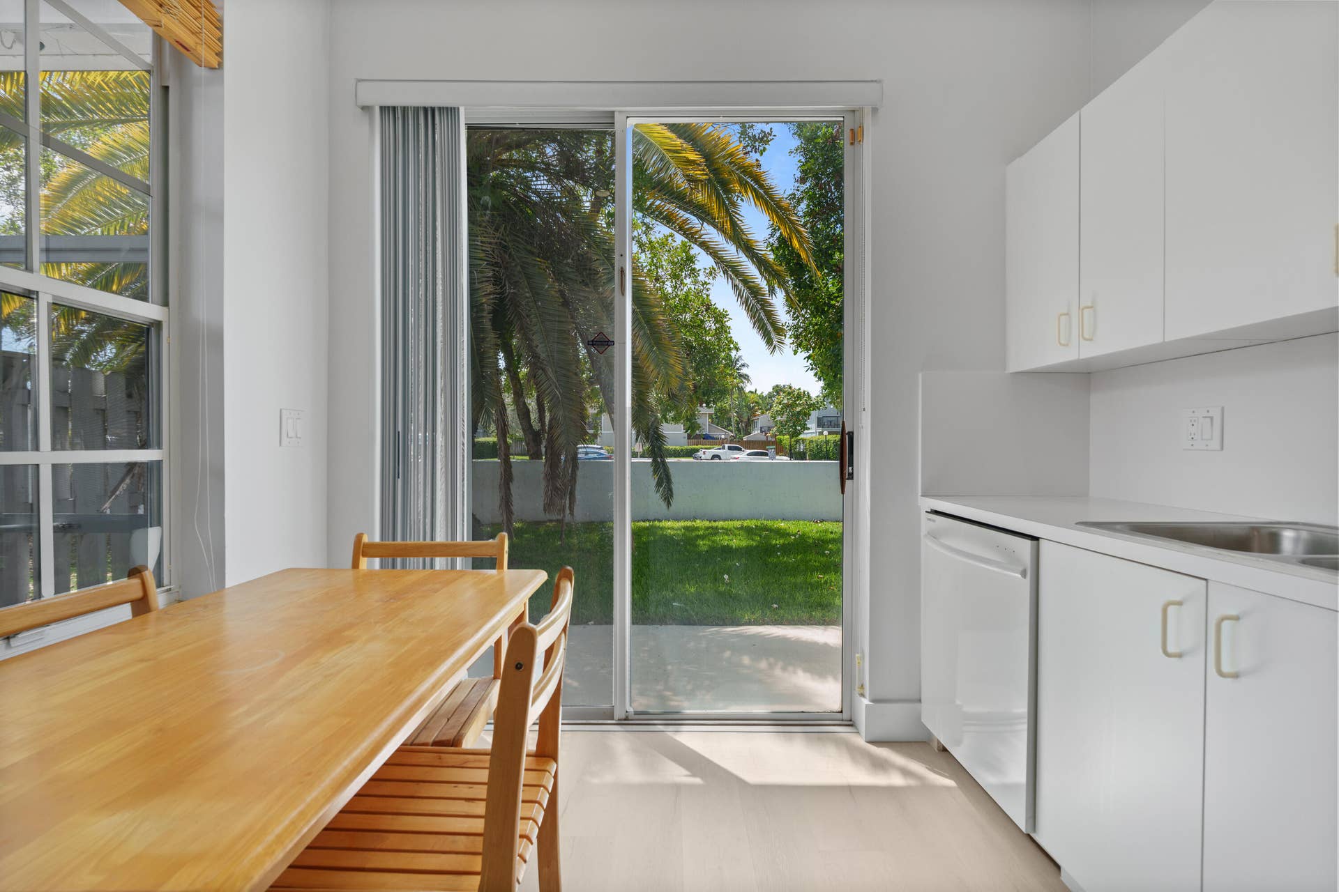 13452 NW 5th Court, Plantation, FL 33325 Kitchen