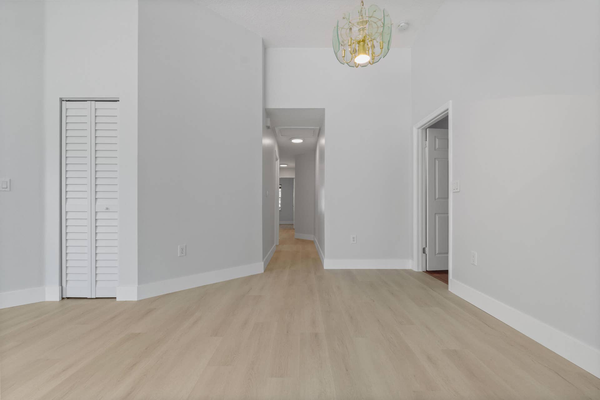 13452 NW 5th Court, Plantation, FL 33325 Dining Area Hallway