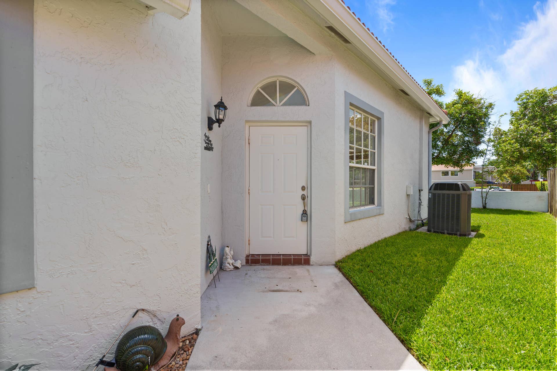 13452 NW 5th Court, Plantation, FL 33325 Main enterance