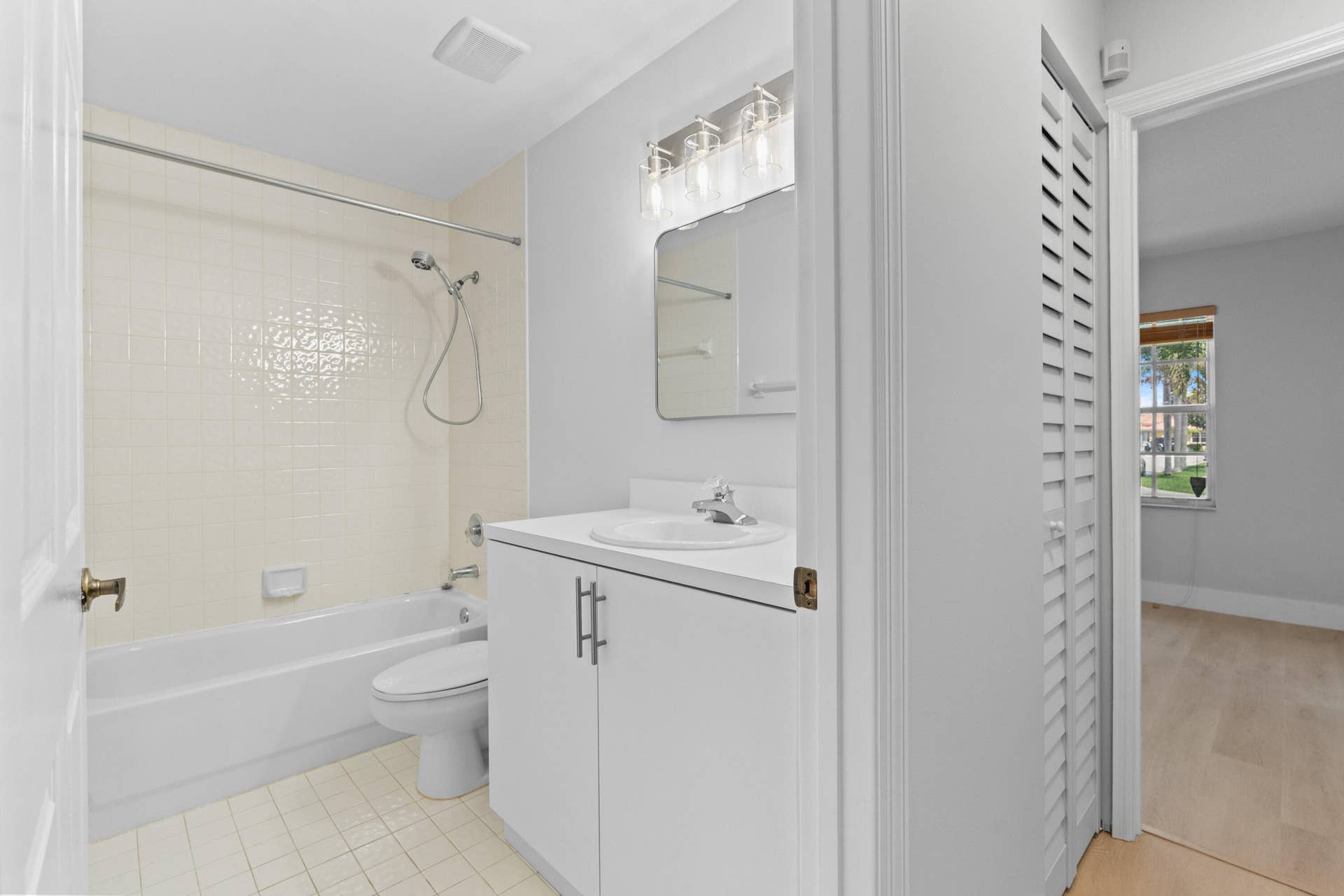 13452 NW 5th Court, Plantation, FL 33325 Bathroom 2