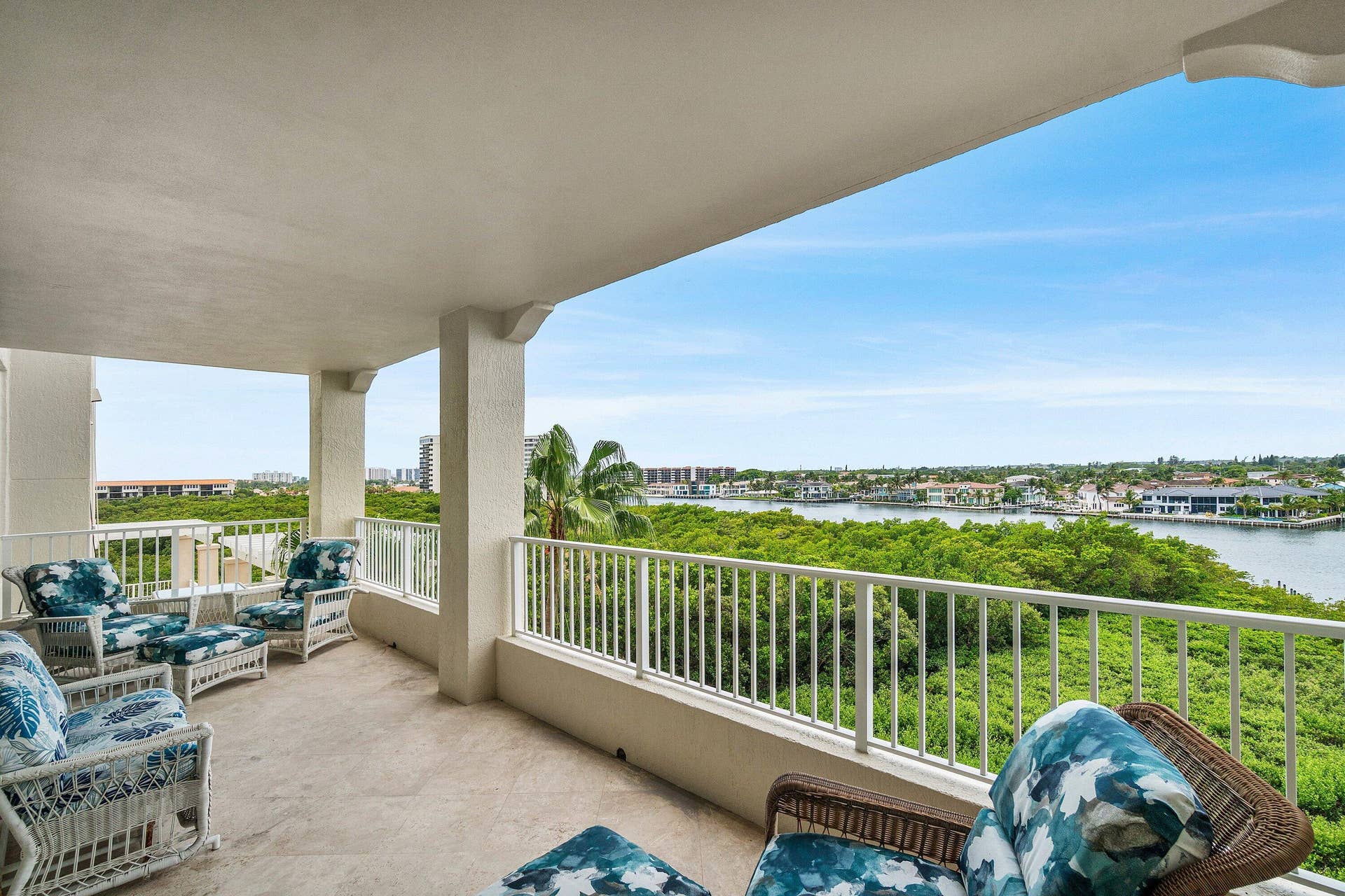 LARGE BALCONY