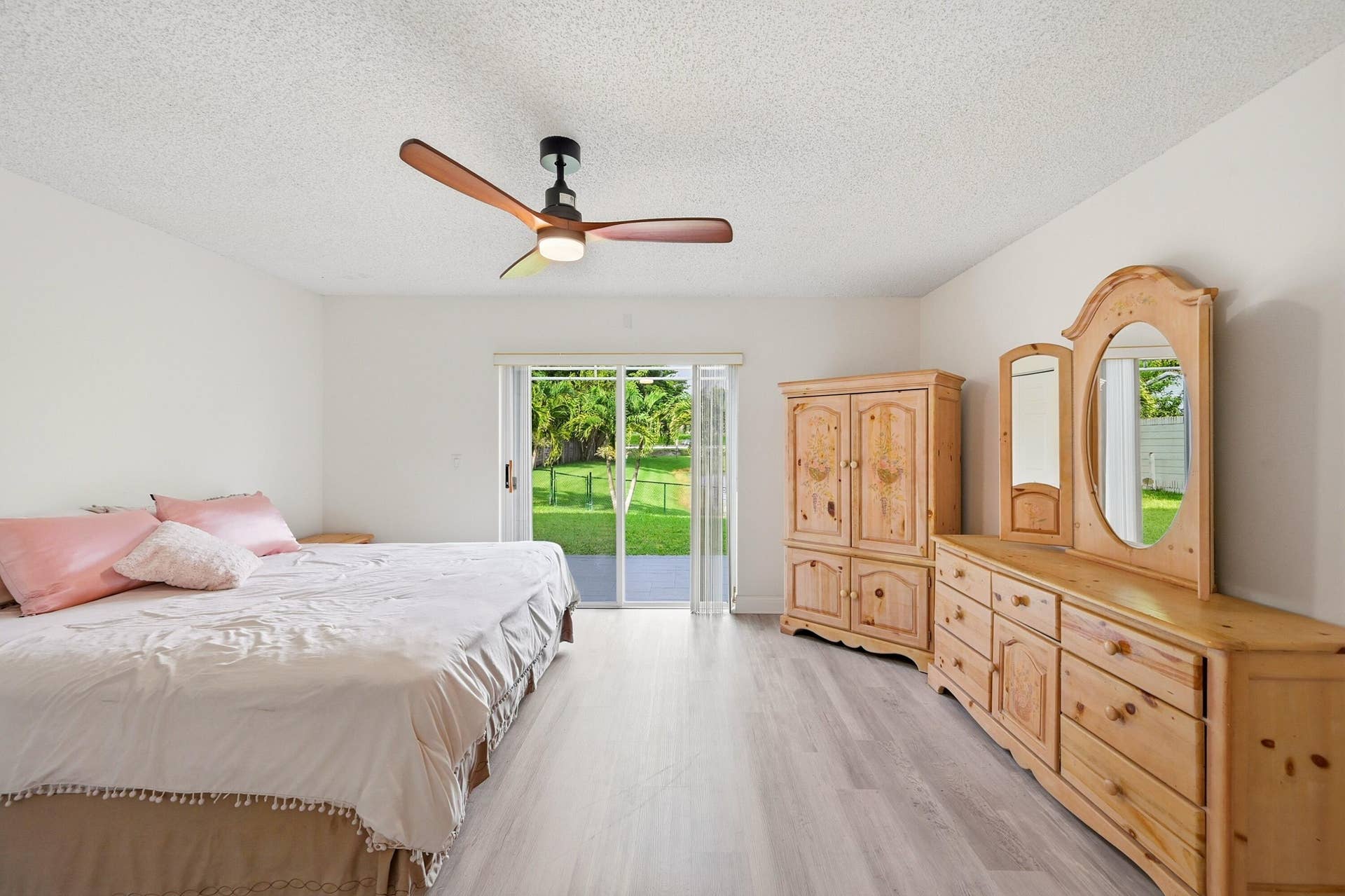 12445 SW 7th Place, Davie, FL 33325 16_034_dsc_1786