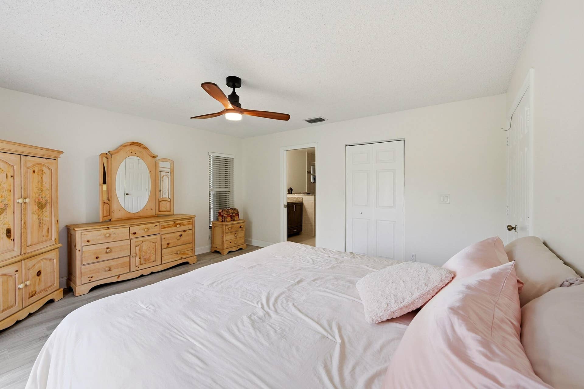 12445 SW 7th Place, Davie, FL 33325 14_037_dsc_1801