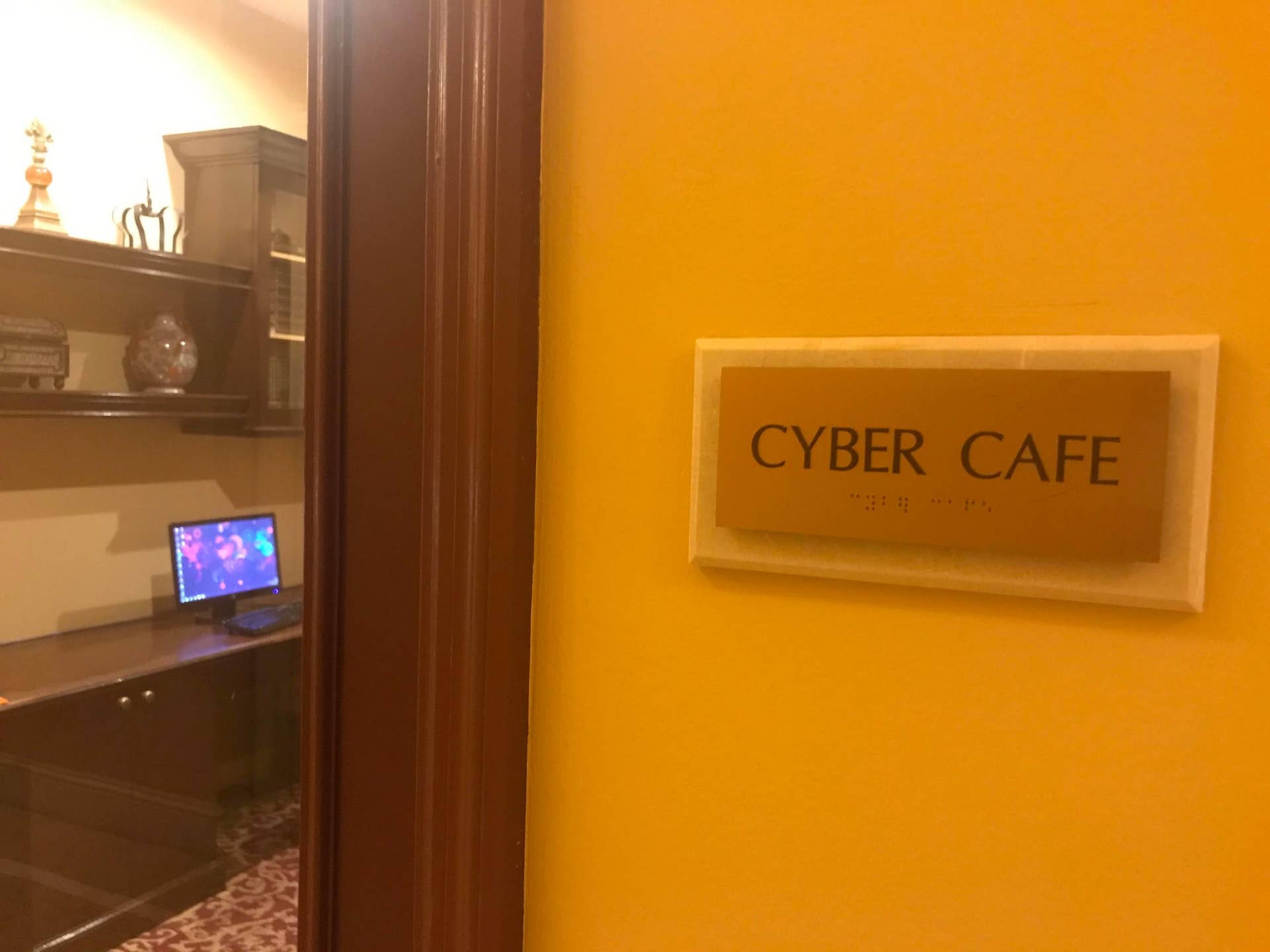 616 Clearwater Park Road, #1207, West Palm Beach, FL 33401 FREE BUSINESS CENTER