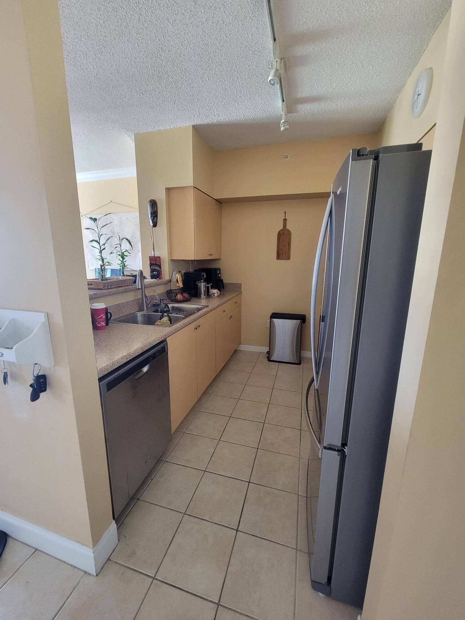 616 Clearwater Park Road, #1207, West Palm Beach, FL 33401 KITCHEN