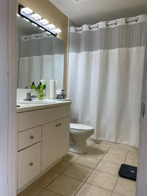 616 Clearwater Park Road, #1207, West Palm Beach, FL 33401 BATHROOOM