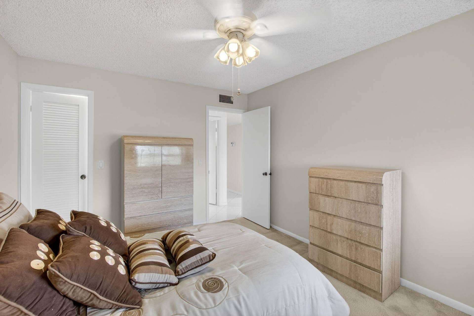 955 Normandy Trail, Delray Beach, FL 33484 20-web-or-mls-DSC_5042