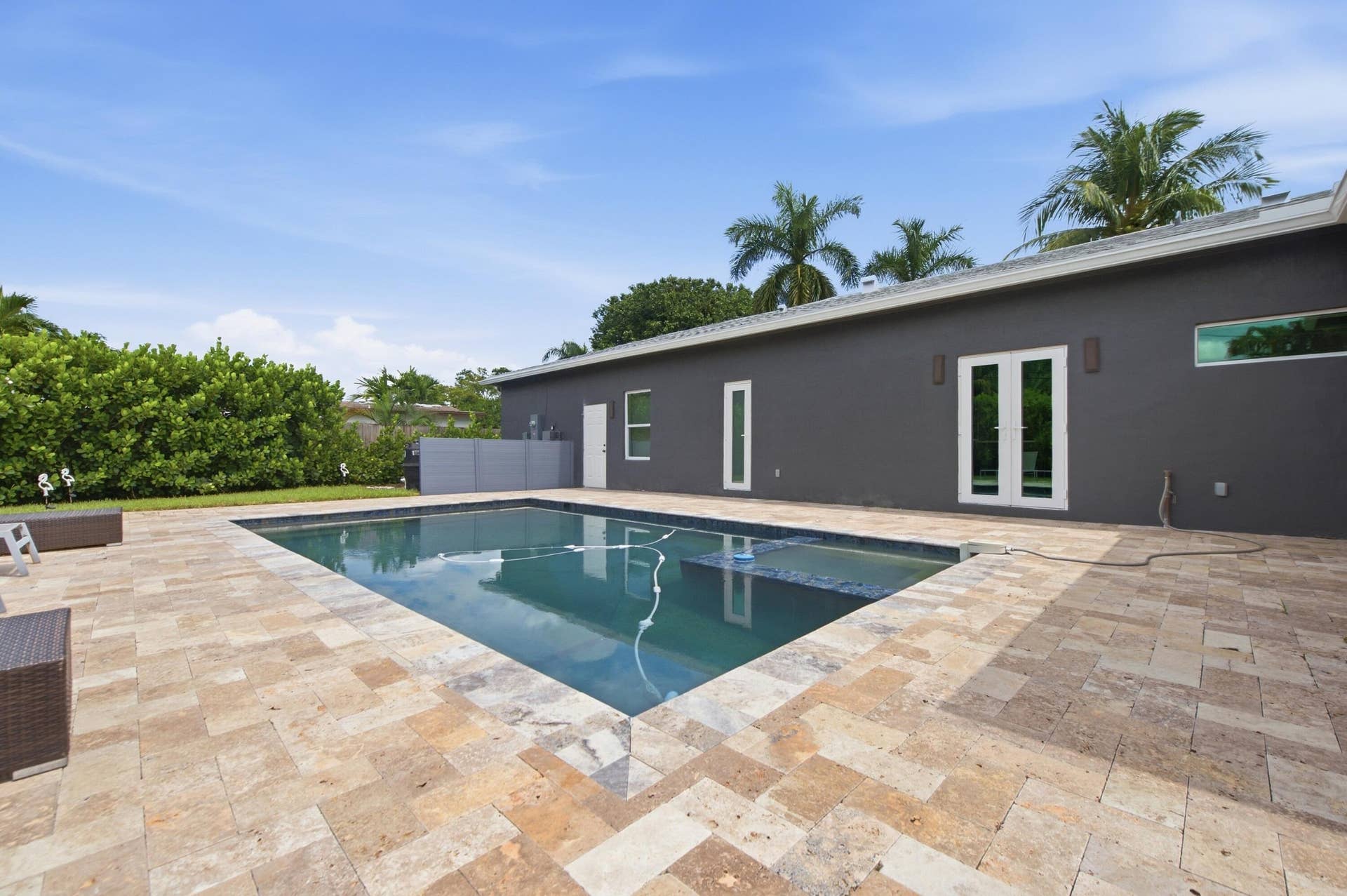 2801 NE 2nd Avenue, Wilton Manors, FL 33334 Oversized deck