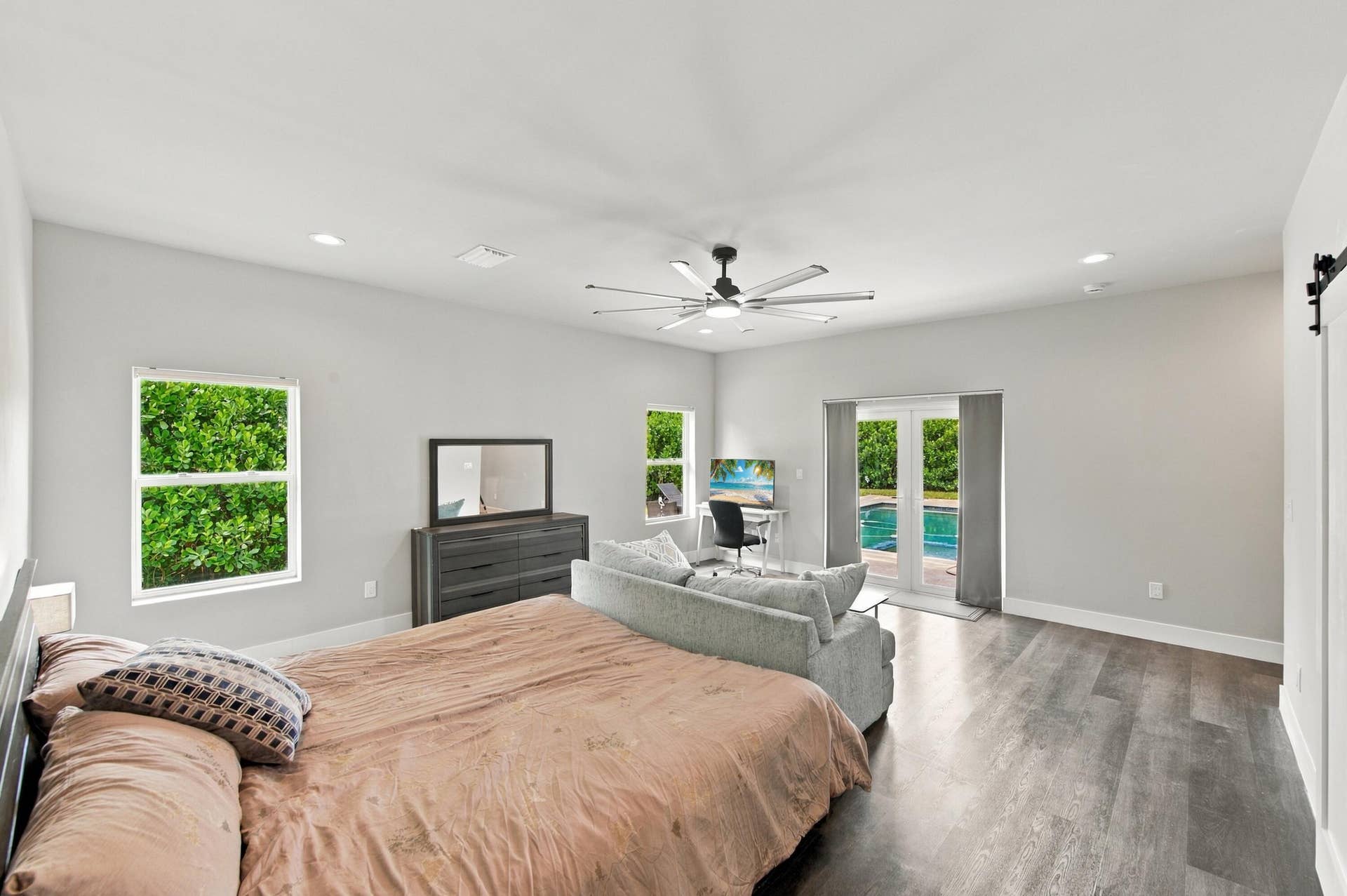 2801 NE 2nd Avenue, Wilton Manors, FL 33334 Master Bedroom/ Primary suite