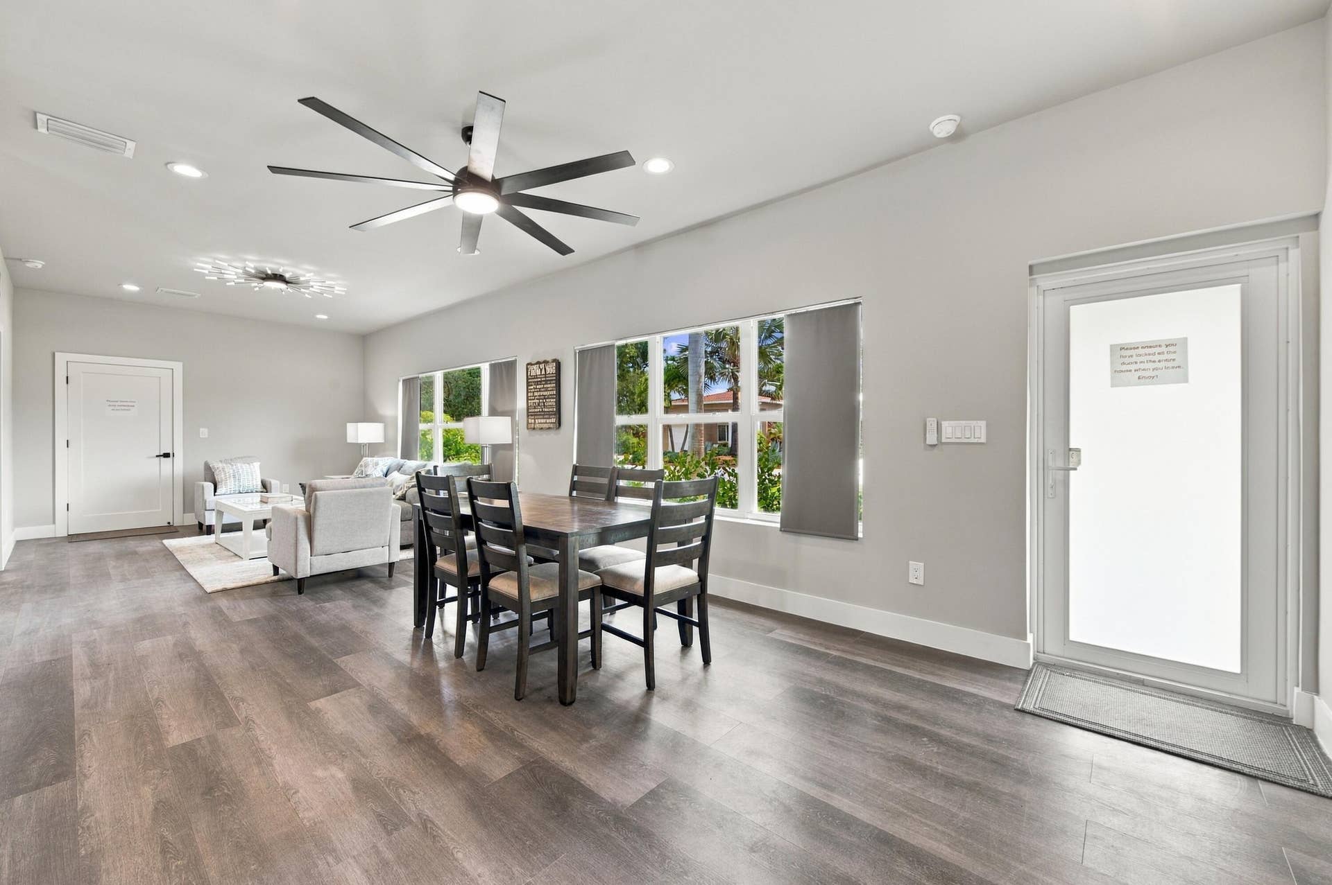 2801 NE 2nd Avenue, Wilton Manors, FL 33334 Living and Dining area