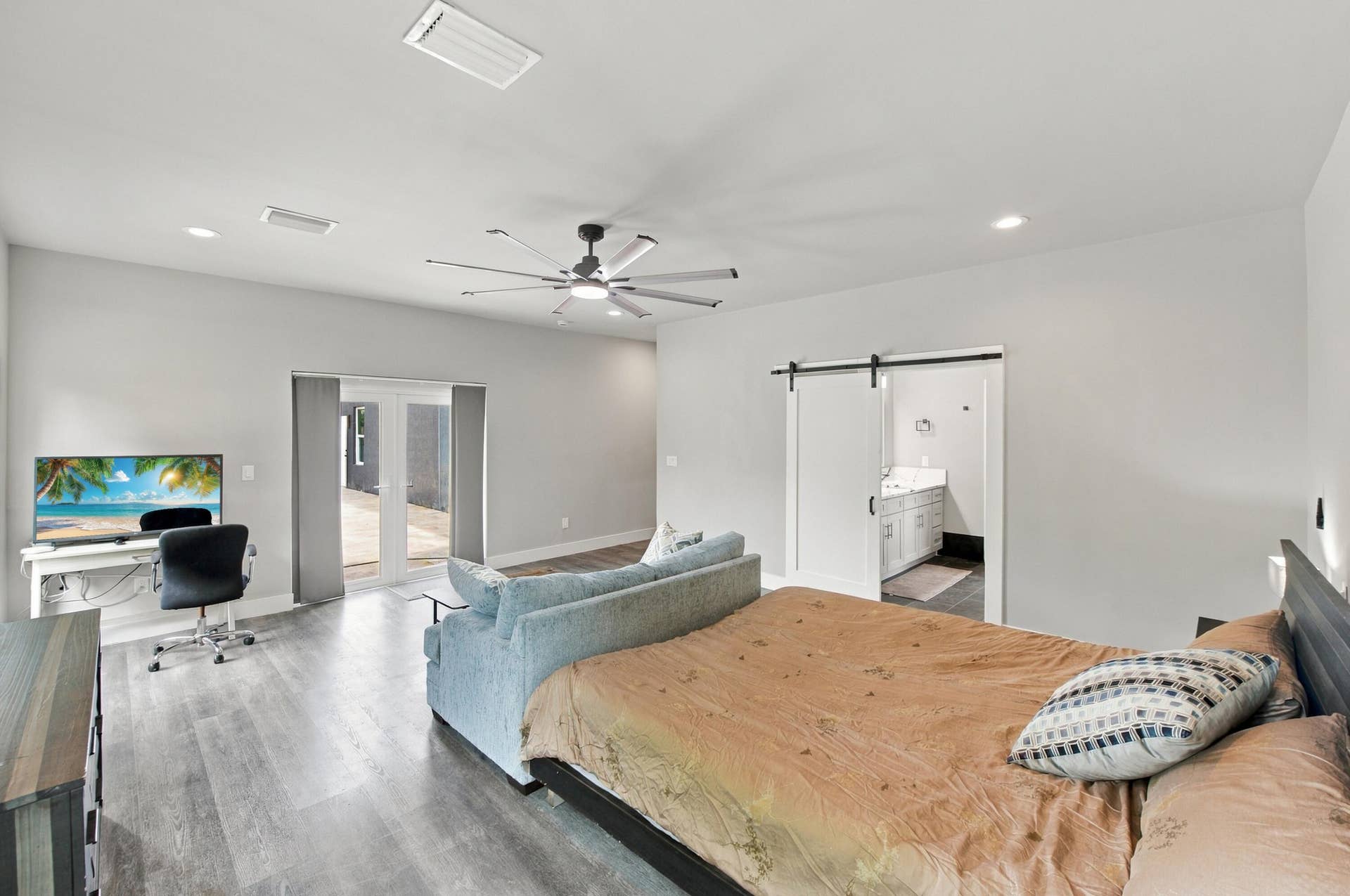 2801 NE 2nd Avenue, Wilton Manors, FL 33334 steps to the pool off the primary suite