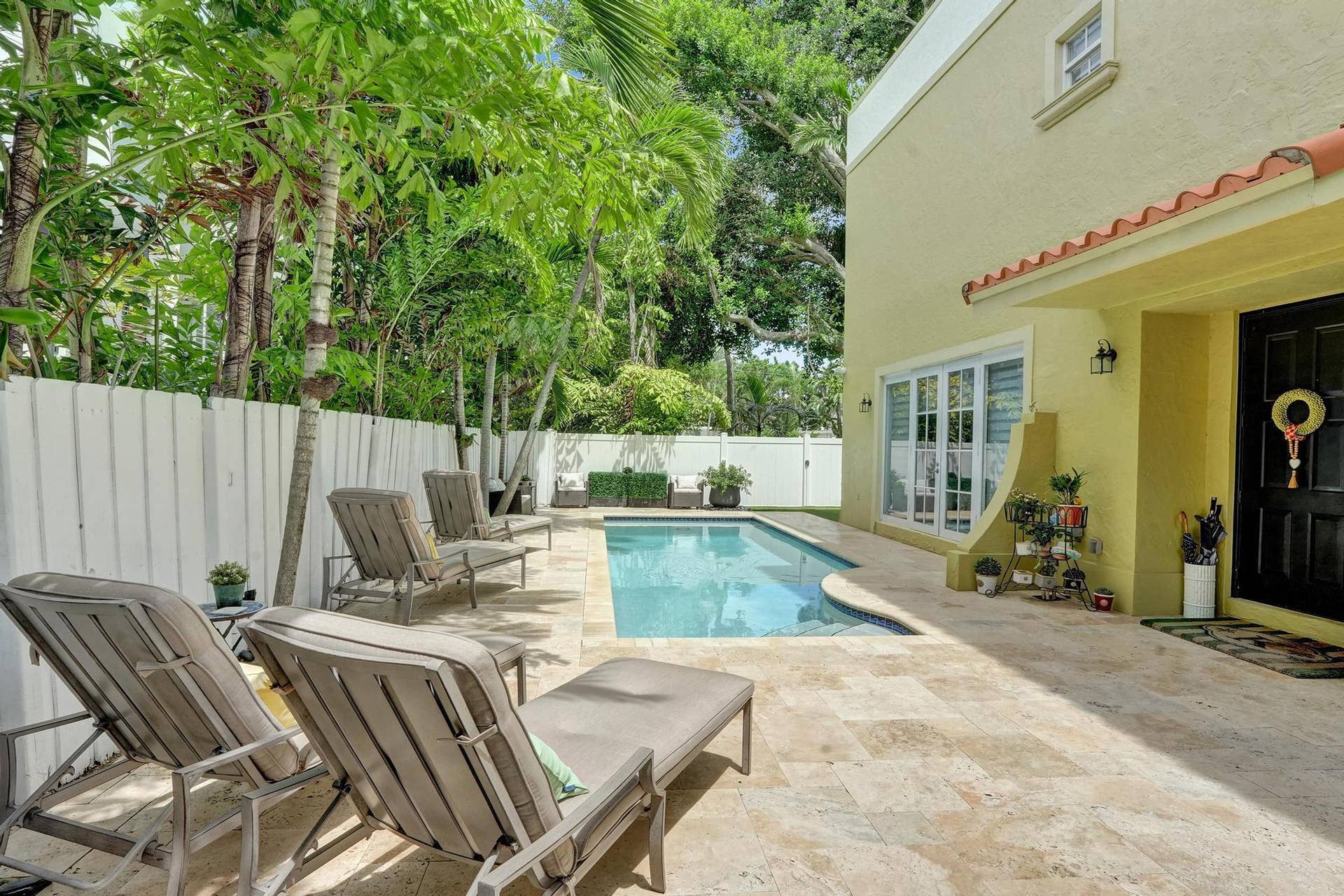 1411 NE 7th Street, Fort Lauderdale, FL 33304 DSC00796