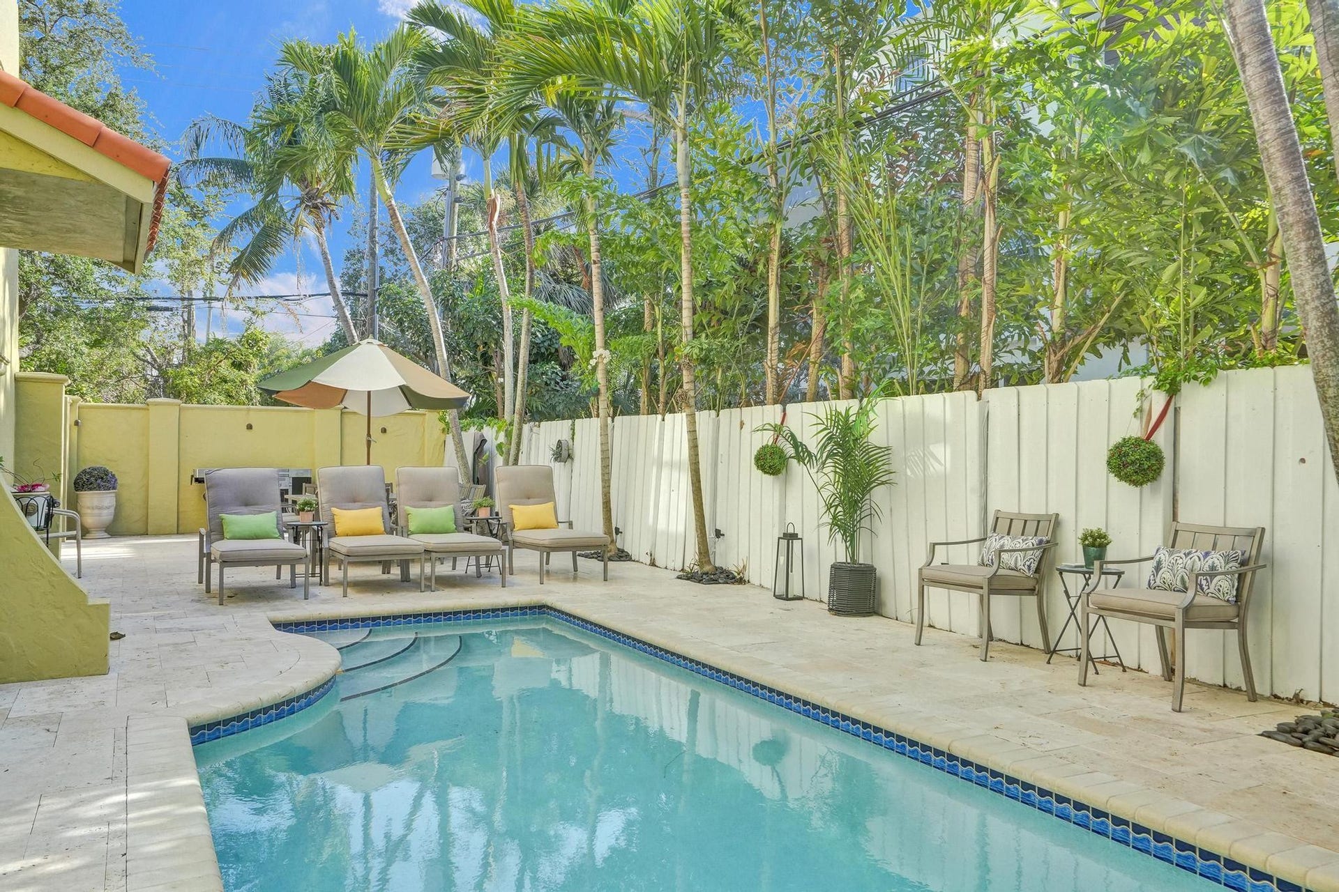 1411 NE 7th Street, Fort Lauderdale, FL 33304 DSC00808