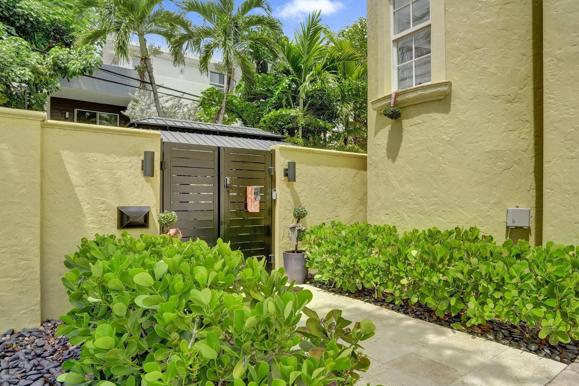 1411 NE 7th Street, Fort Lauderdale, FL 33304 DSC00790