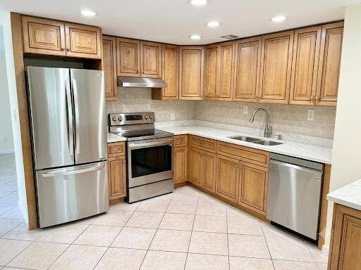 1015 Ainslie A Drive, Boca Raton, FL 33434 Kitchen w SS Appl
