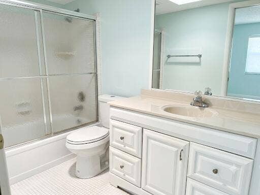 1015 Ainslie A Drive, Boca Raton, FL 33434 Master Bathroom