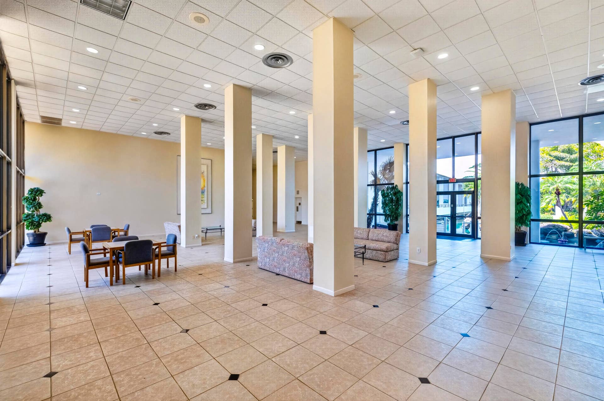 3589 S Ocean Boulevard, #26, South Palm Beach, FL 33480 36-8I8A0496