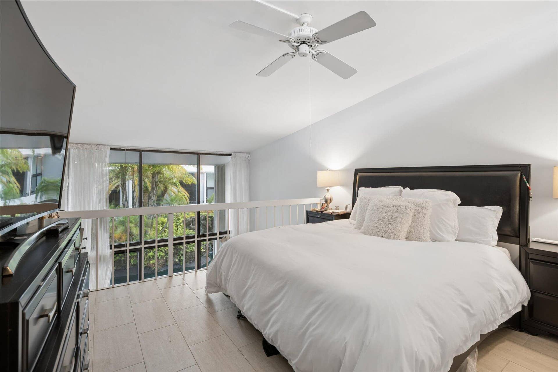 3589 S Ocean Boulevard, #26, South Palm Beach, FL 33480 Primary Bedroom