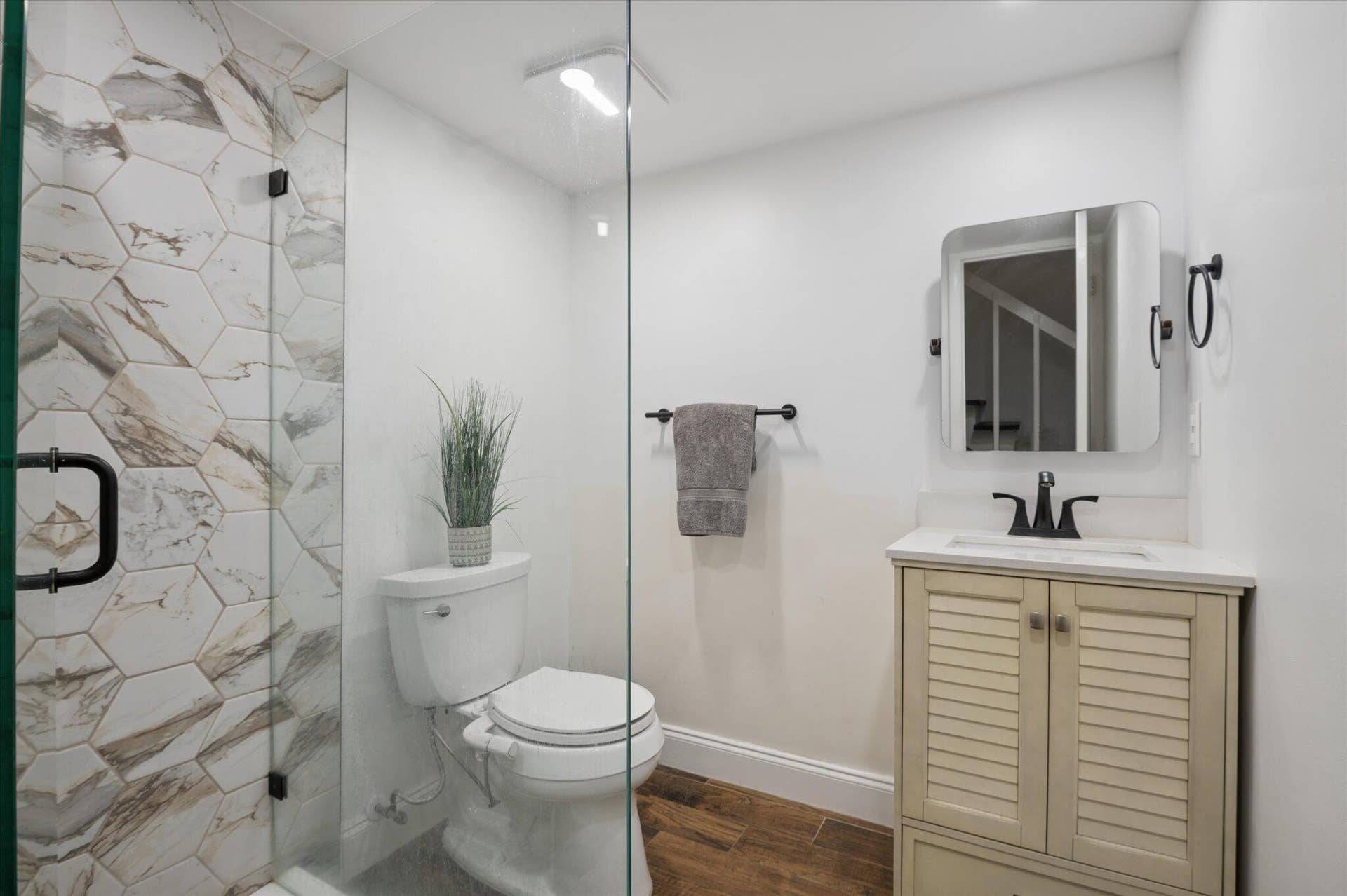 3589 S Ocean Boulevard, #26, South Palm Beach, FL 33480 Second Bathroom