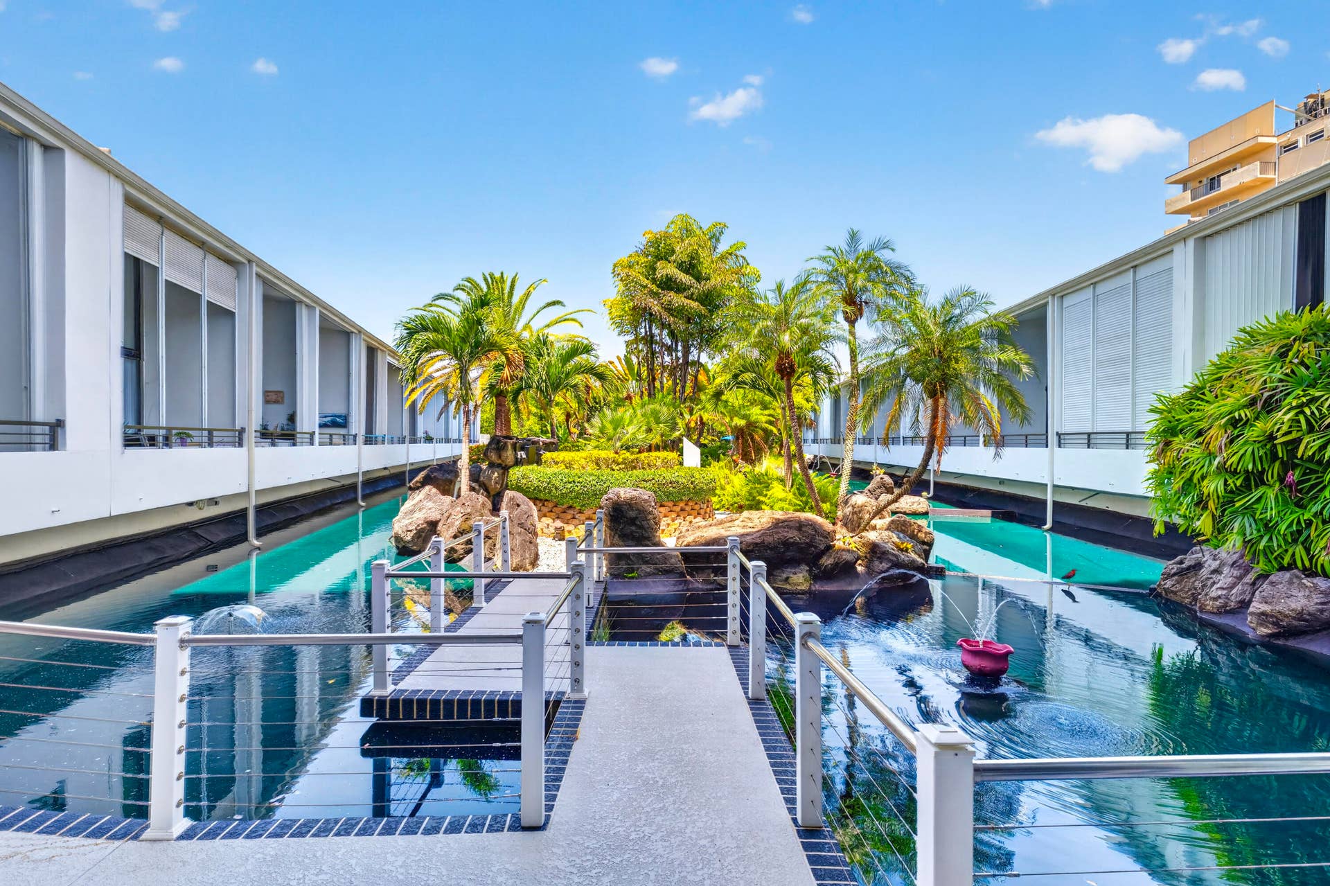 3589 S Ocean Boulevard, #26, South Palm Beach, FL 33480 37-8I8A0501