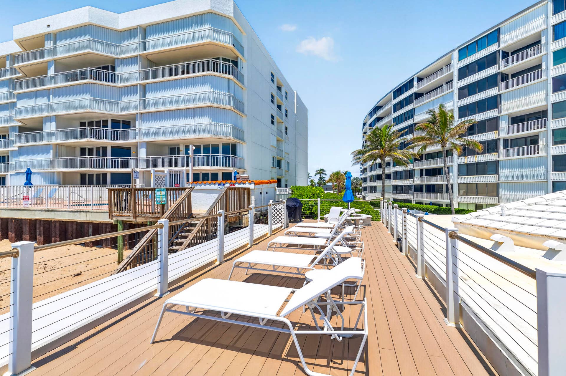 3589 S Ocean Boulevard, #26, South Palm Beach, FL 33480 28-8I8A0446