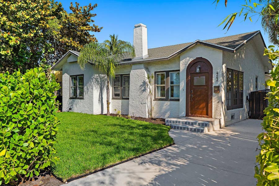Property photo for 423 Avenida Alegre, West Palm Beach, FL