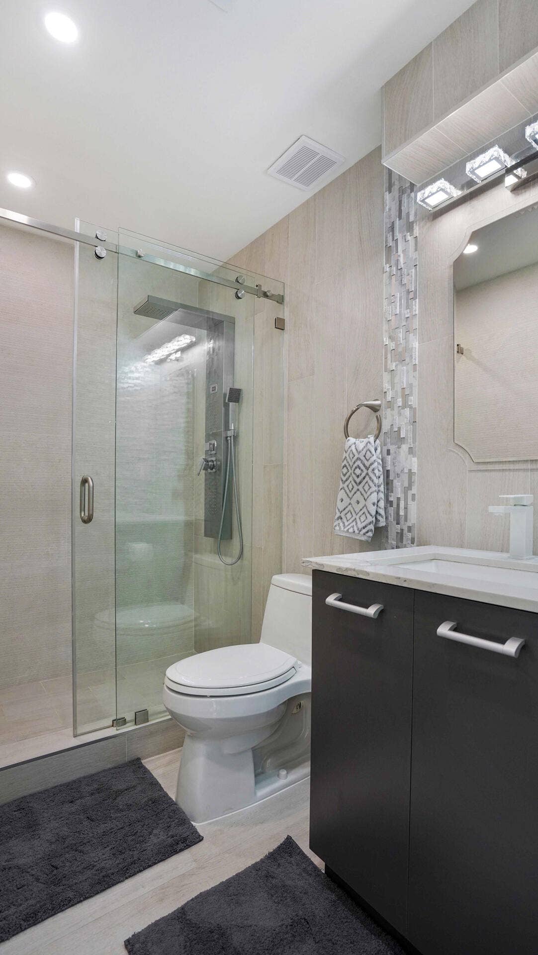 2249 Lazy Lane, Lazy Lake, FL 33305 Bathroom Guest House