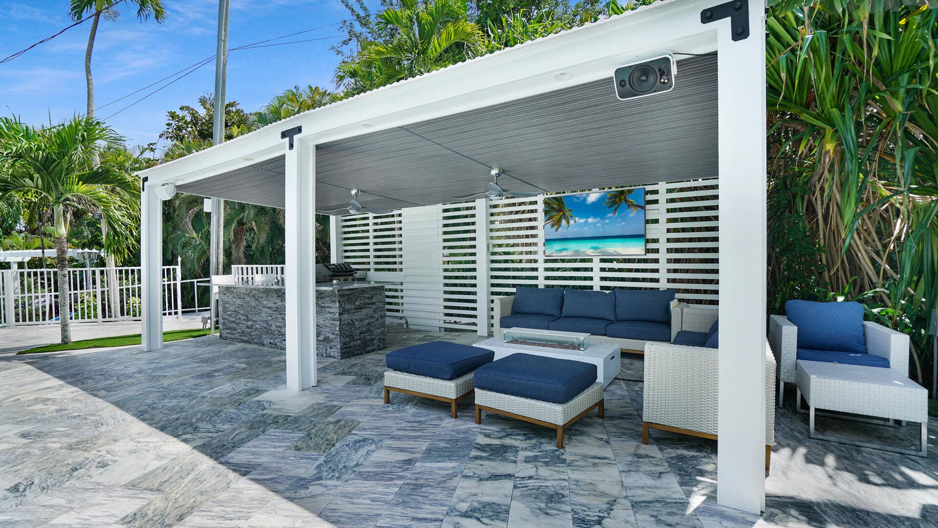 2249 Lazy Lane, Lazy Lake, FL 33305 Outdoor TV