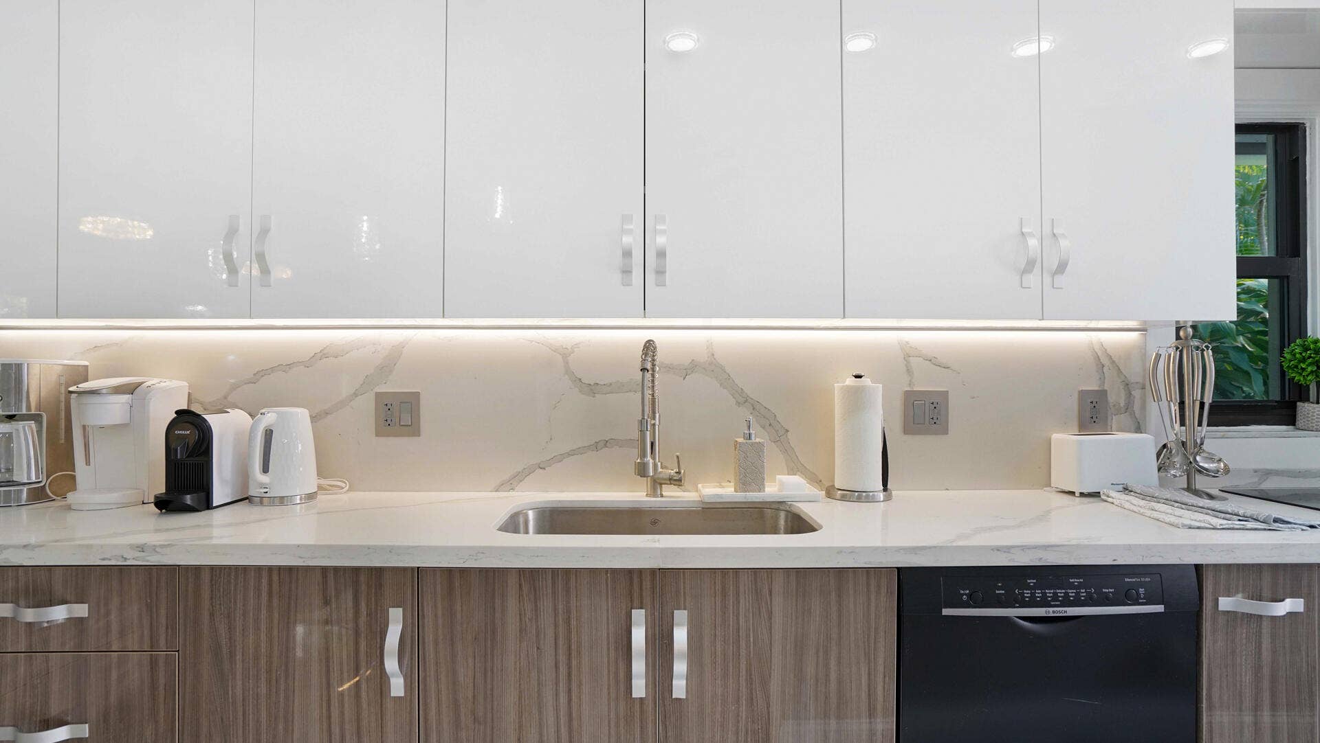 2249 Lazy Lane, Lazy Lake, FL 33305 Kitchen Guest House