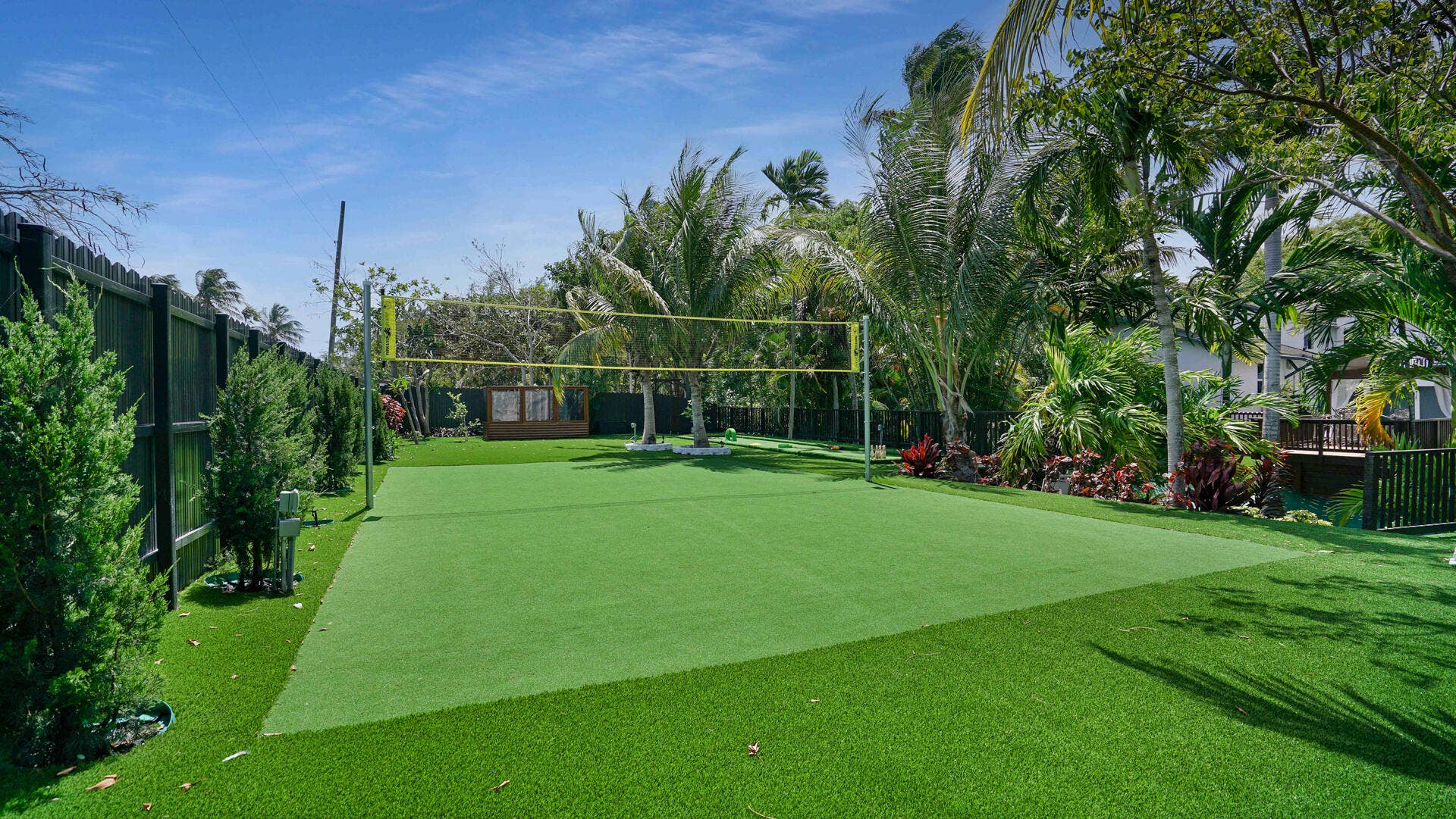 2249 Lazy Lane, Lazy Lake, FL 33305 Volleyball court