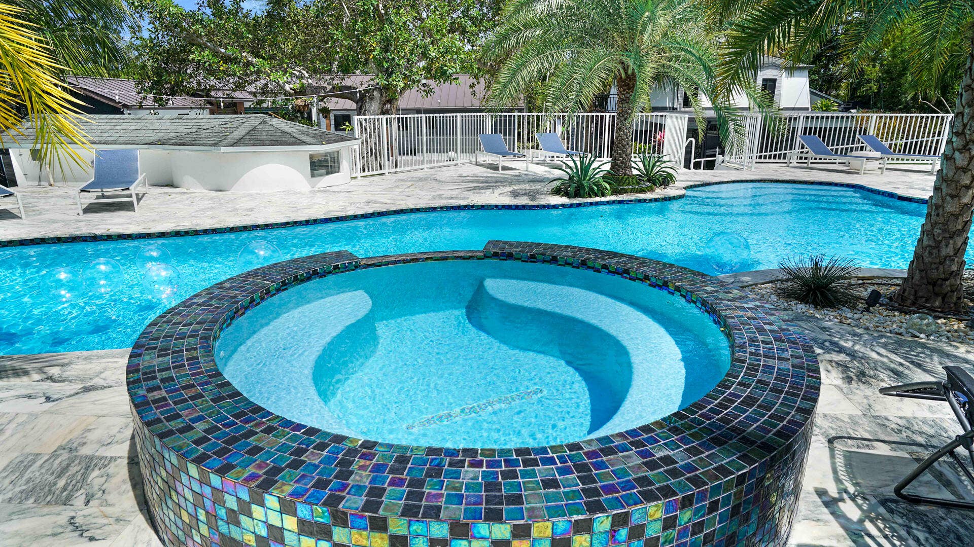 2249 Lazy Lane, Lazy Lake, FL 33305 Jacuzzi