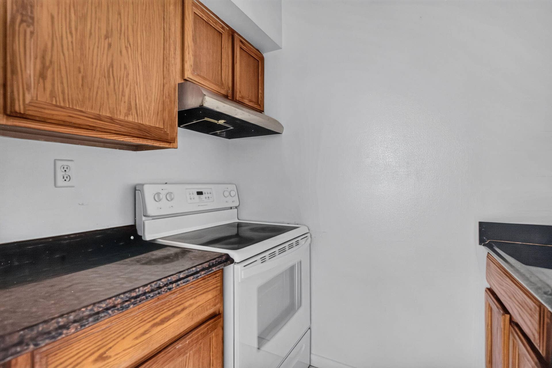2141 NE 42nd Street, #112, Lighthouse Point, FL 33064 27-web-or-mls-2141-1097