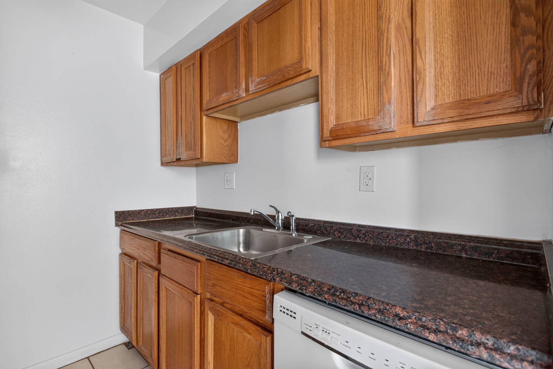 2141 NE 42nd Street, #112, Lighthouse Point, FL 33064 28-web-or-mls-2141-1102