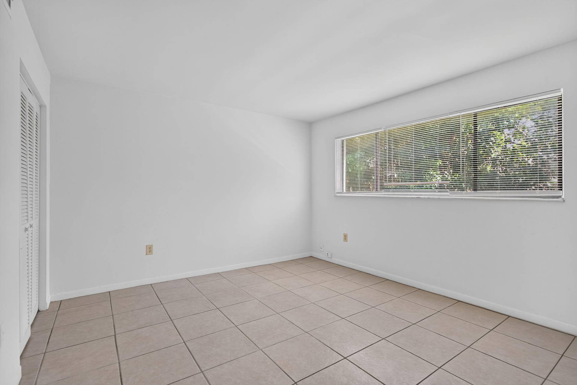 2141 NE 42nd Street, #112, Lighthouse Point, FL 33064 29-web-or-mls-2141-1106