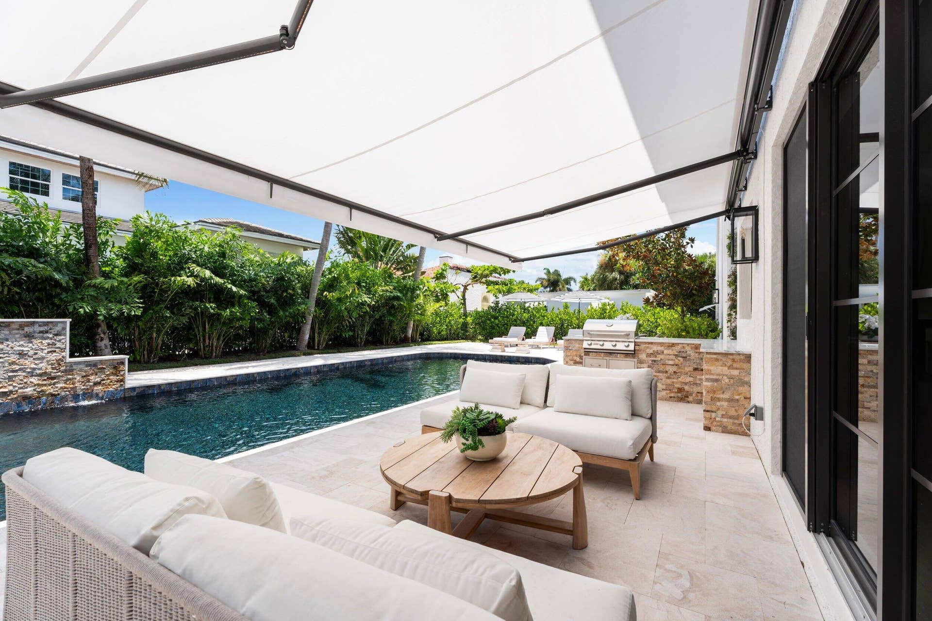257 E Lakewood Road, West Palm Beach, FL 33405 5_smg08595