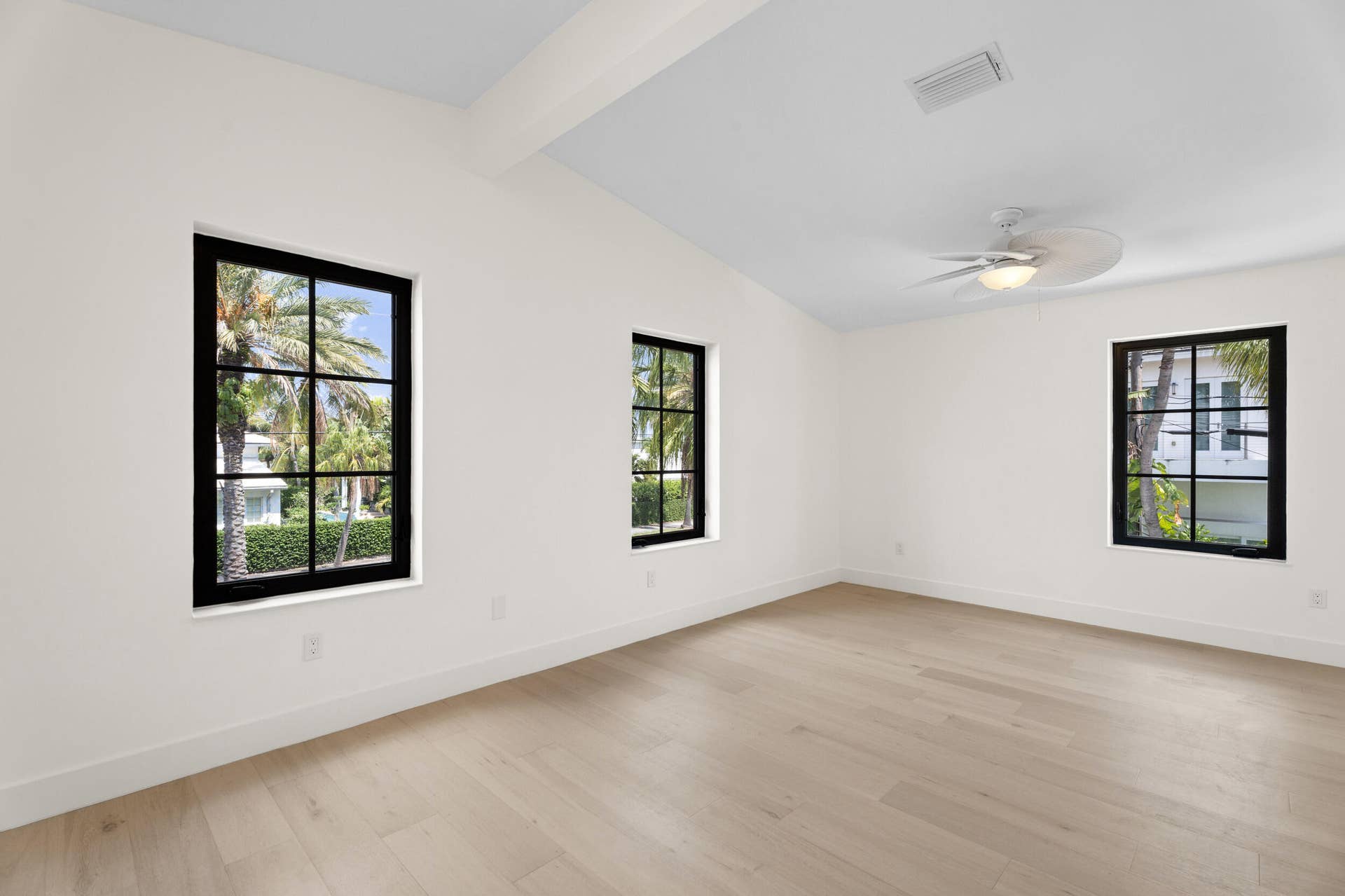 257 E Lakewood Road, West Palm Beach, FL 33405 28_smg09222