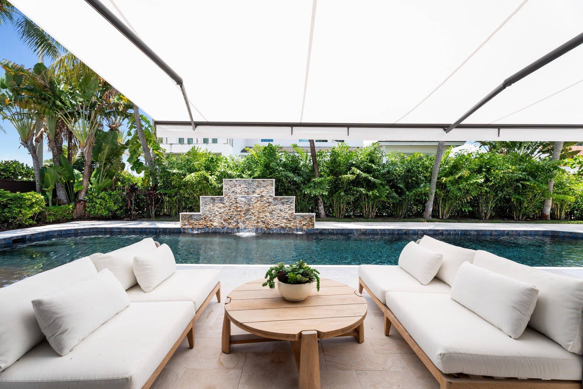 257 E Lakewood Road, West Palm Beach, FL 33405 4_smg08590