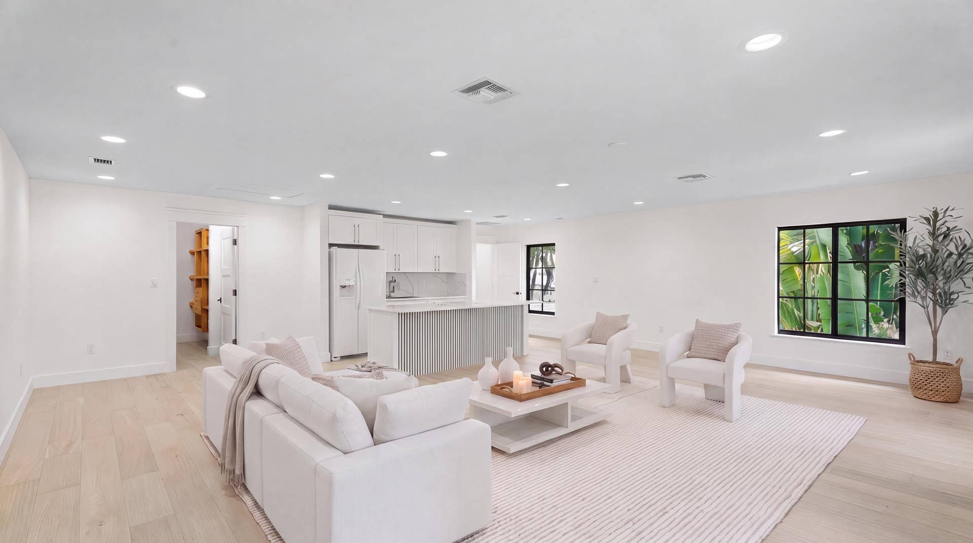 257 E Lakewood Road, West Palm Beach, FL 33405 virtually staged