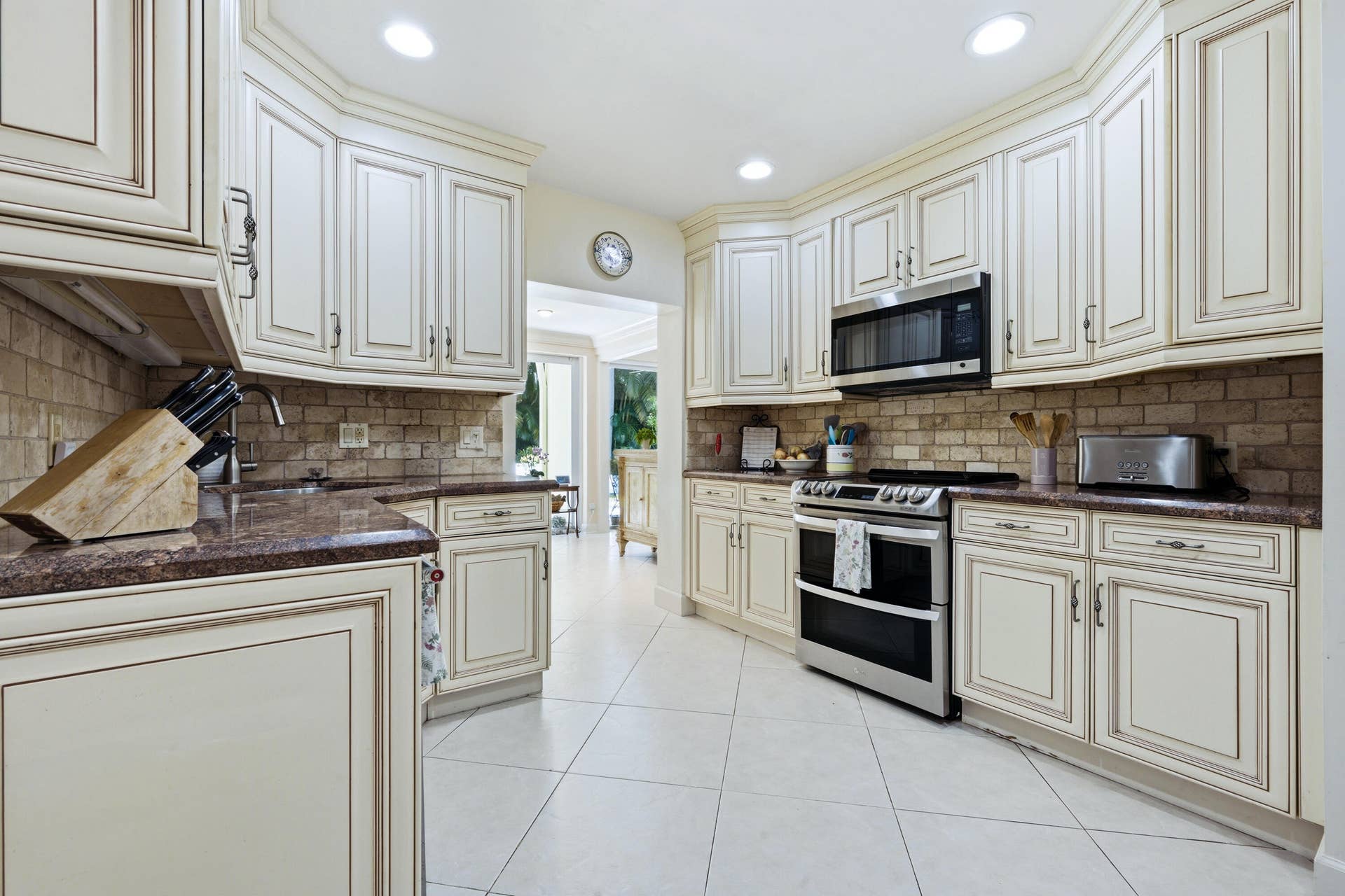 265 Fairview Road, Palm Beach, FL 33480 DSC_1005