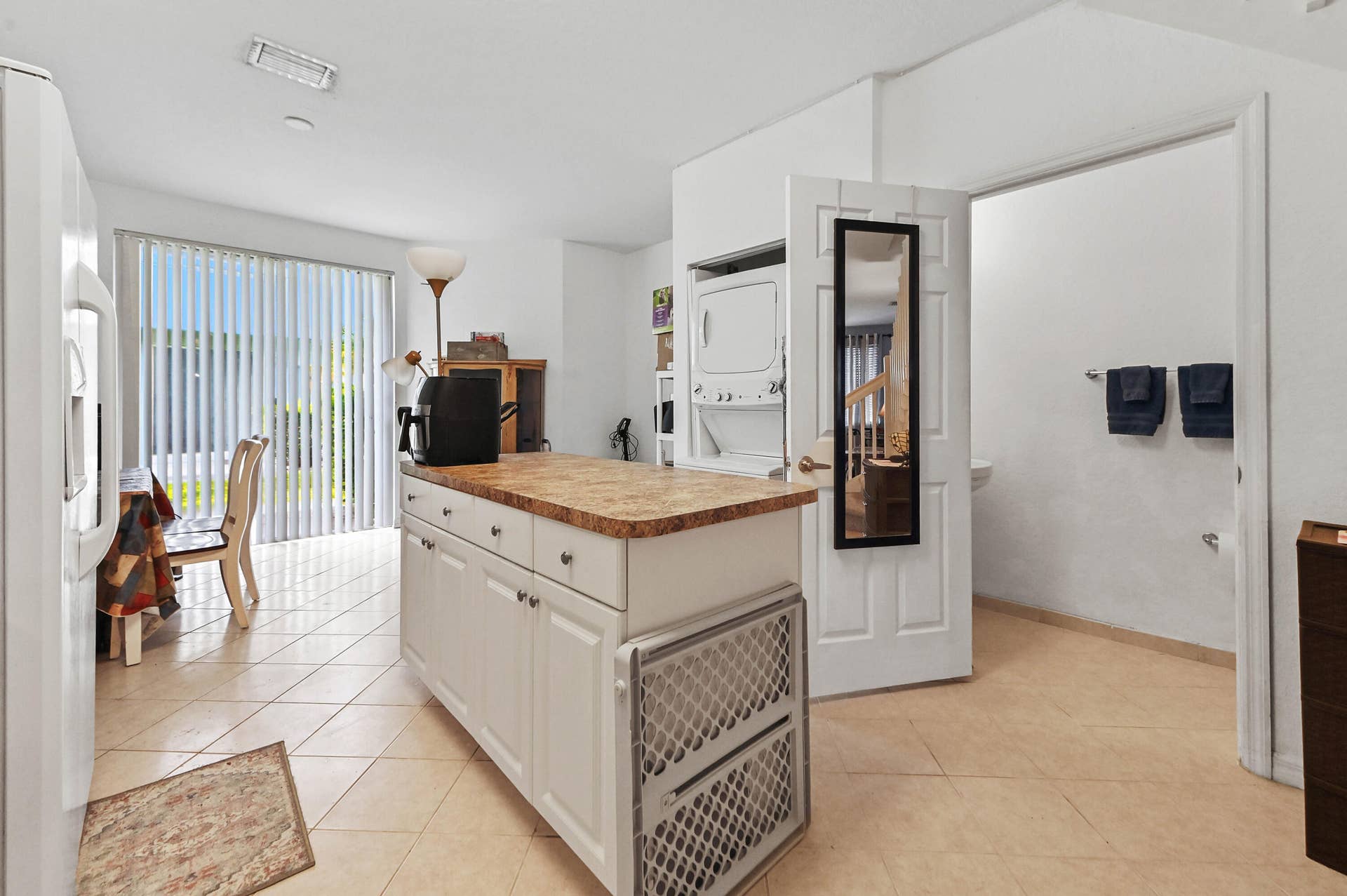1941 Gardenia Court, Riviera Beach, FL 33404 10 Kitchen 03