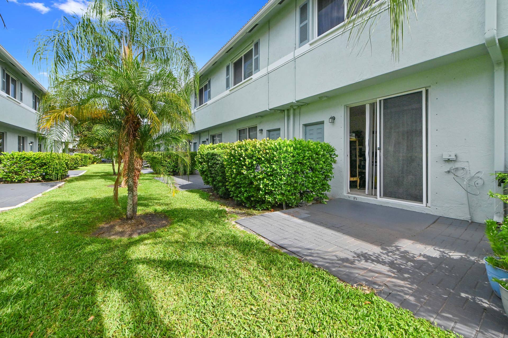 1941 Gardenia Court, Riviera Beach, FL 33404 24 rear 02