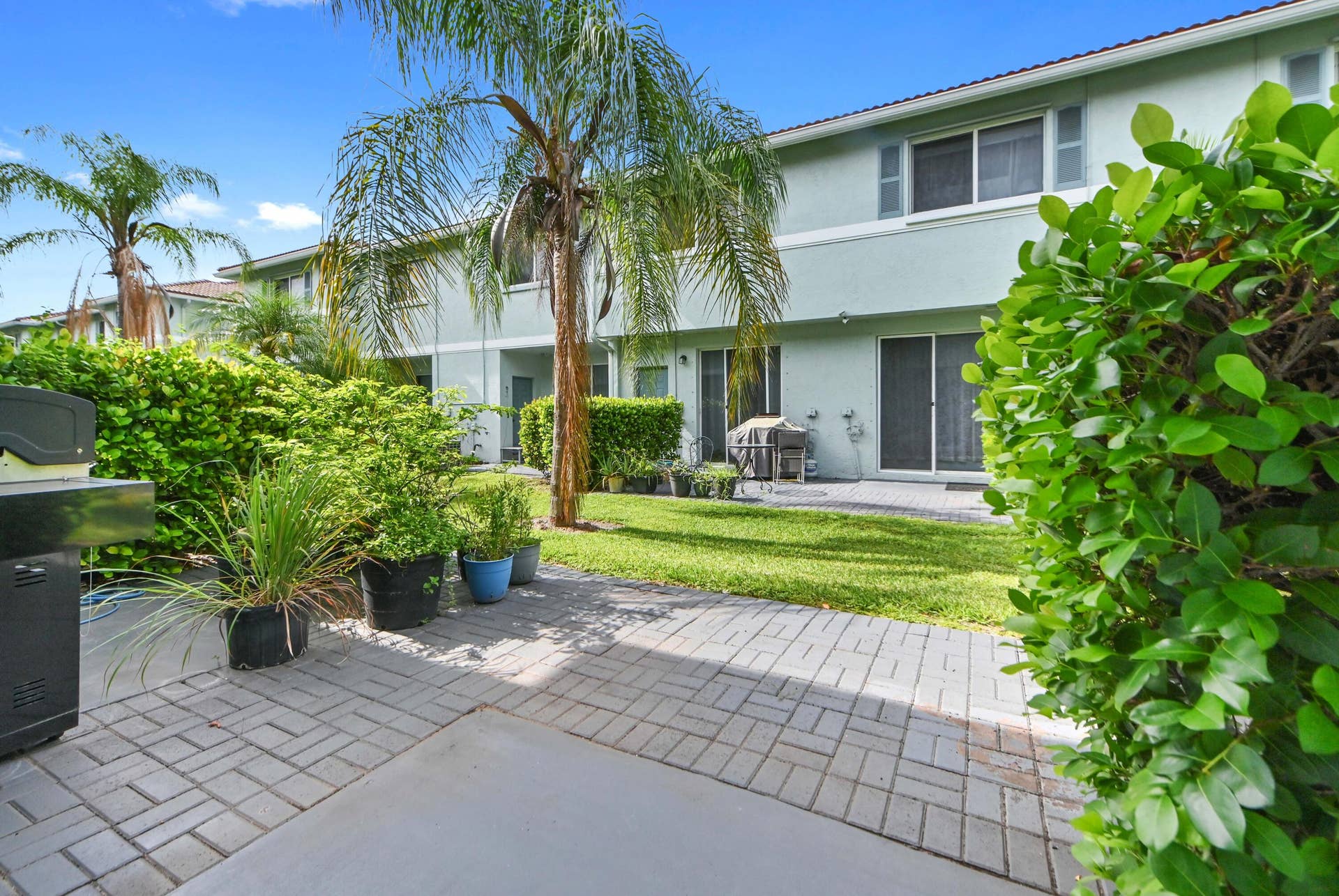 1941 Gardenia Court, Riviera Beach, FL 33404 23 patio 01