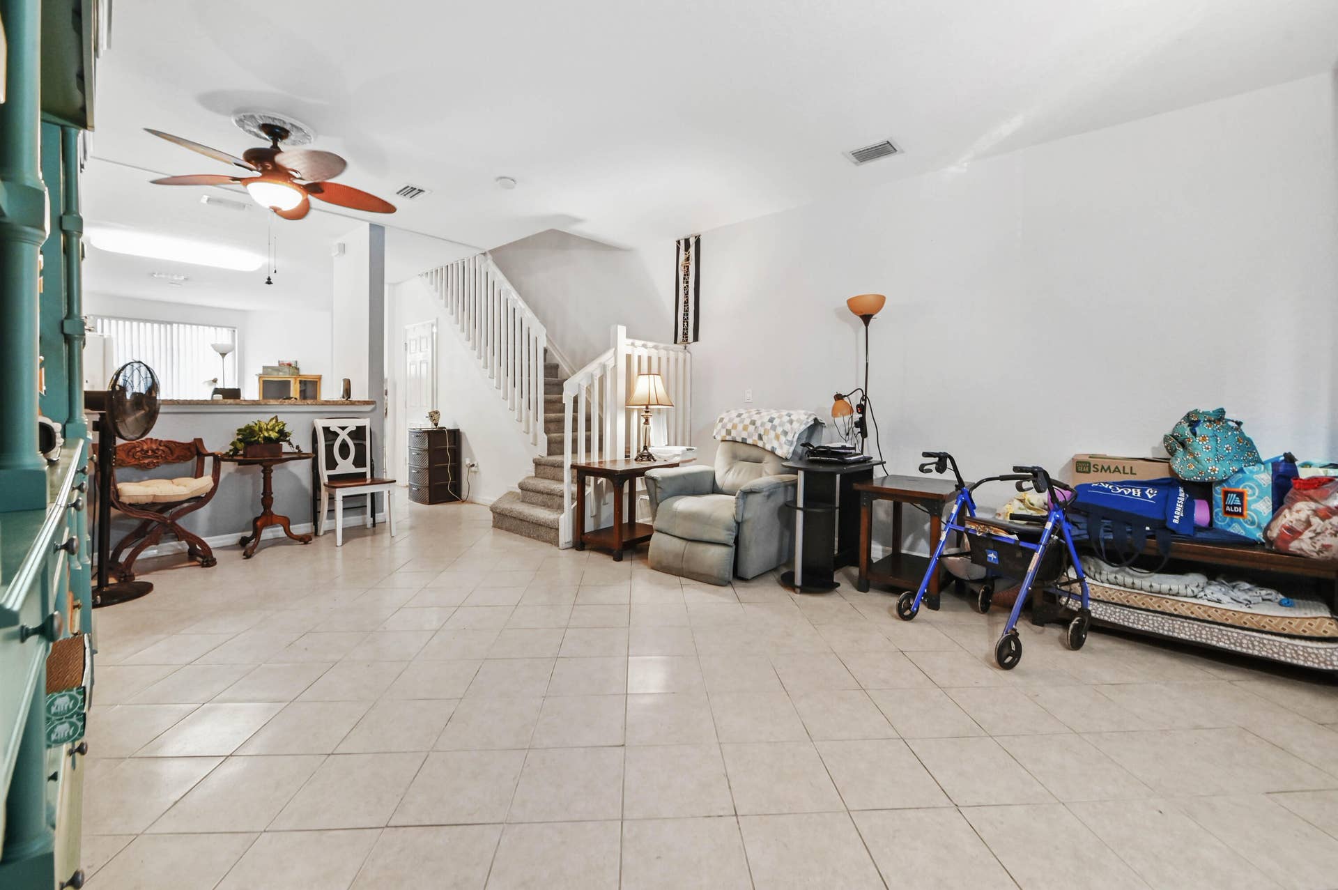 1941 Gardenia Court, Riviera Beach, FL 33404 04 Living room 01