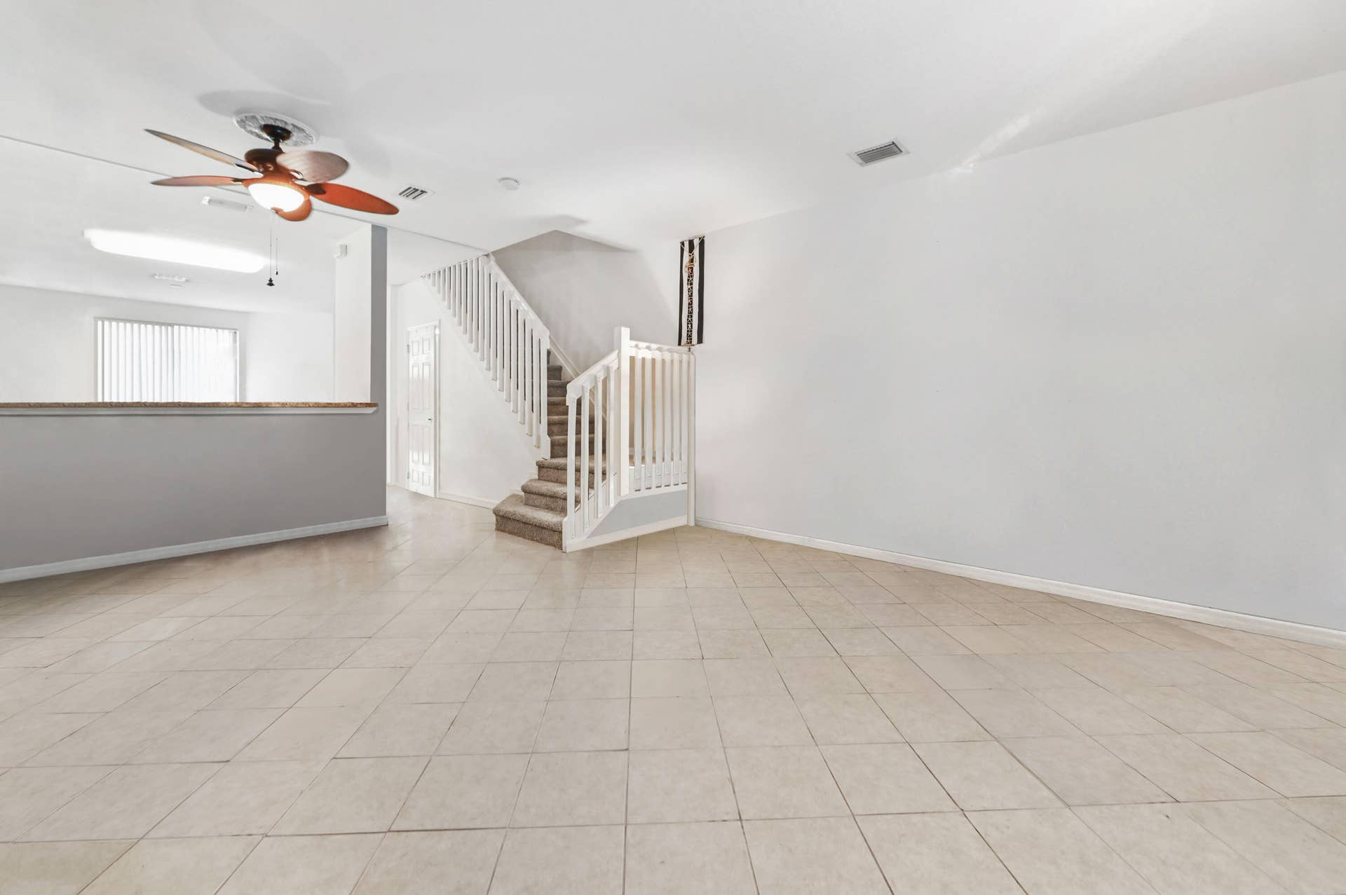 1941 Gardenia Court, Riviera Beach, FL 33404 04 Living room 01