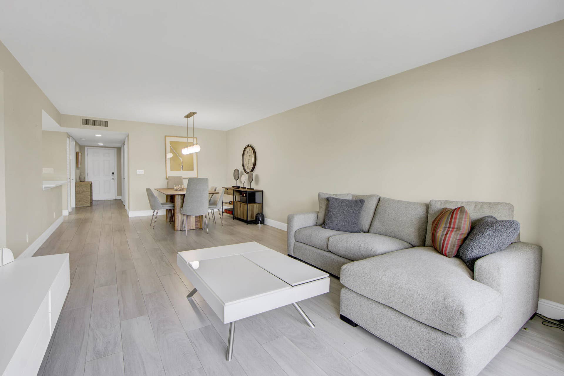 15451-Pembridge-Dr-206_14_MLS