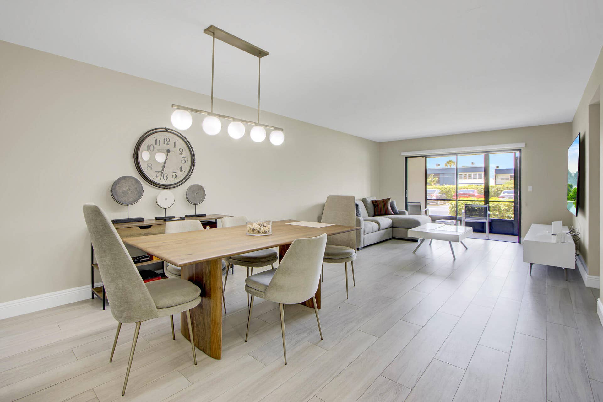 15451-Pembridge-Dr-206_08_MLS