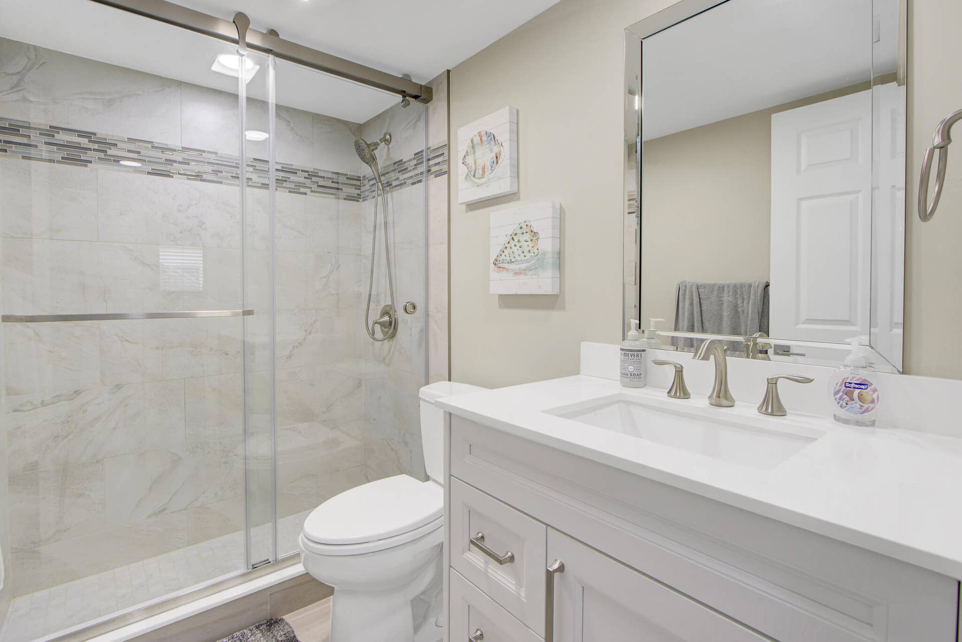 15451-Pembridge-Dr-206_07_MLS