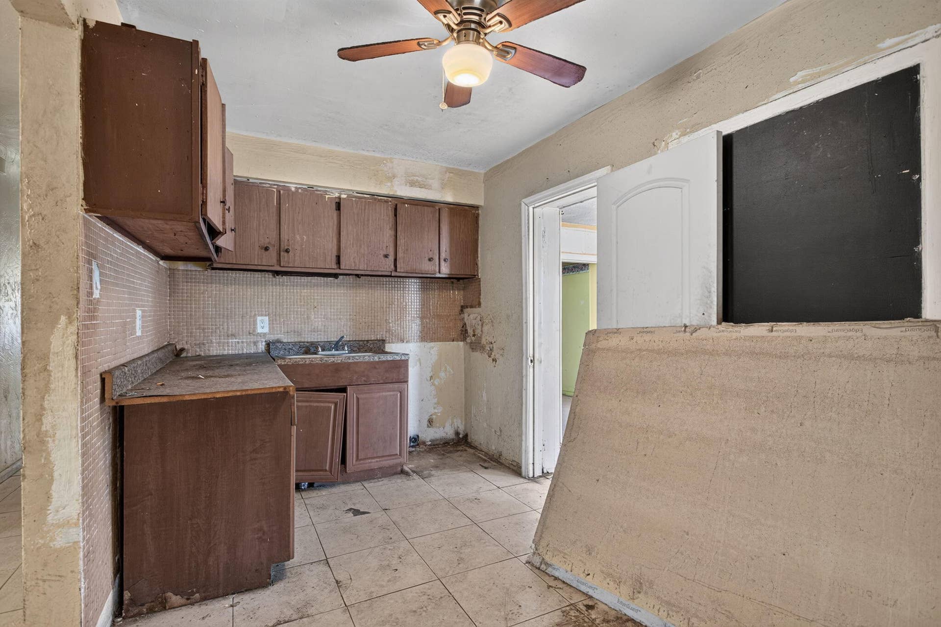 511 NW 17th Avenue, Fort Lauderdale, FL 33311 13-web-or-mls-511 -9700